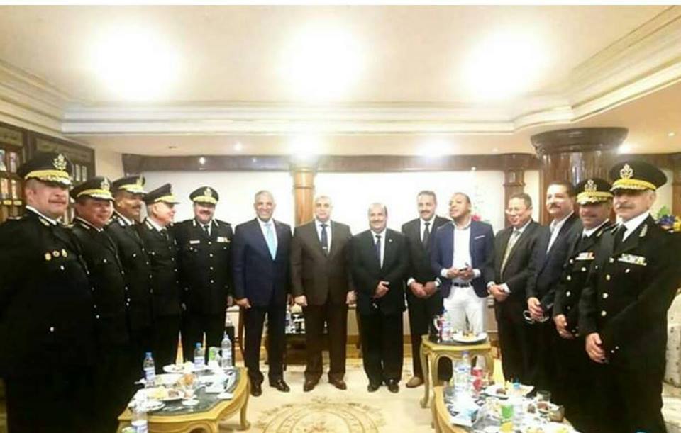 النائب منتصر رياض يلتقي قيادات الداخلية بالجيزة لبحث المشاكل الأمينة بالدائرة