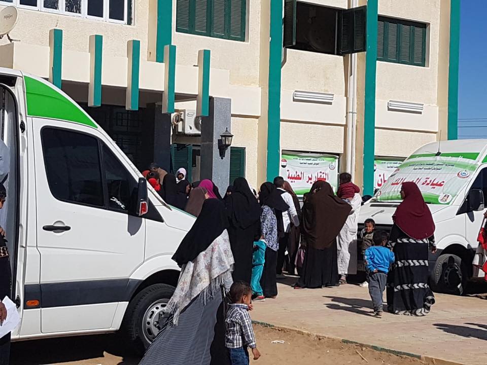 علاج 1479 مواطنا في قافلة بقرية غرب الموهوب في الوادي الجديد