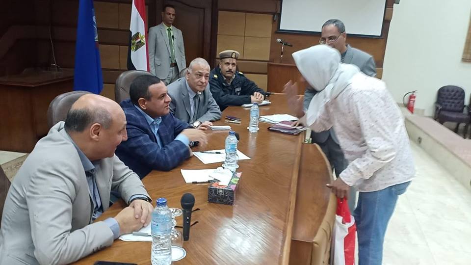 لقاء محافظ البحيره بالمواطنين