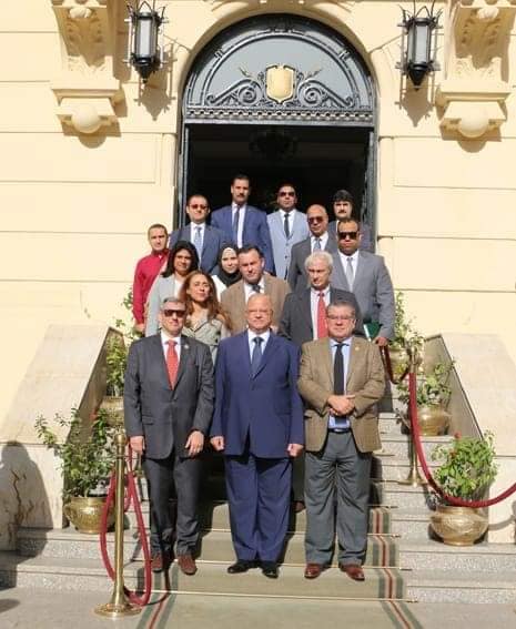 محافظ القاهرة يبحث تنشيط التعاون مع عمدة فلوريدا بجمهورية أورجواى