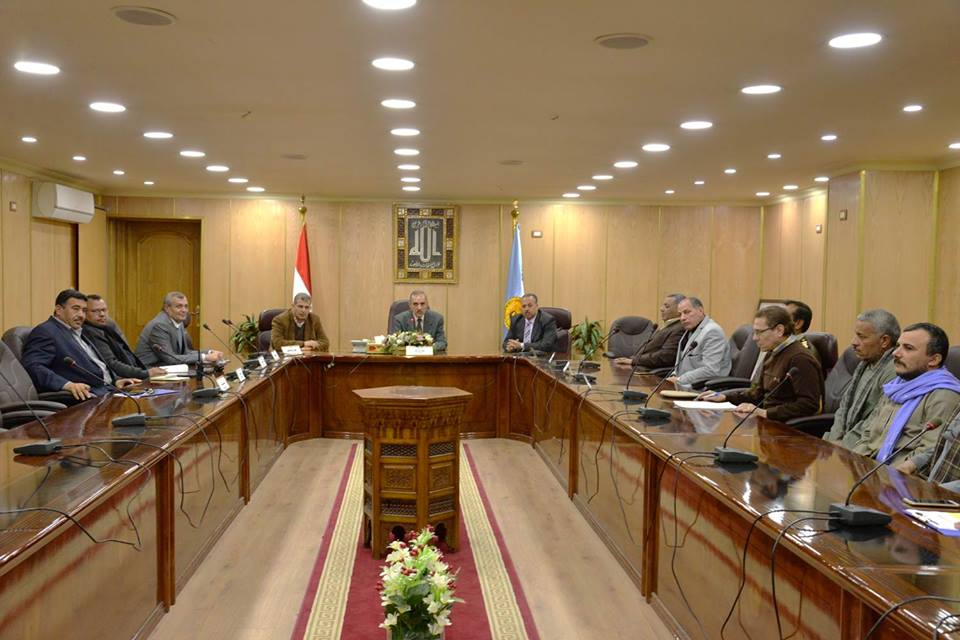 محافظ أسيوط يقرر تطوير سوق الباعة الجائلين بحي شرق