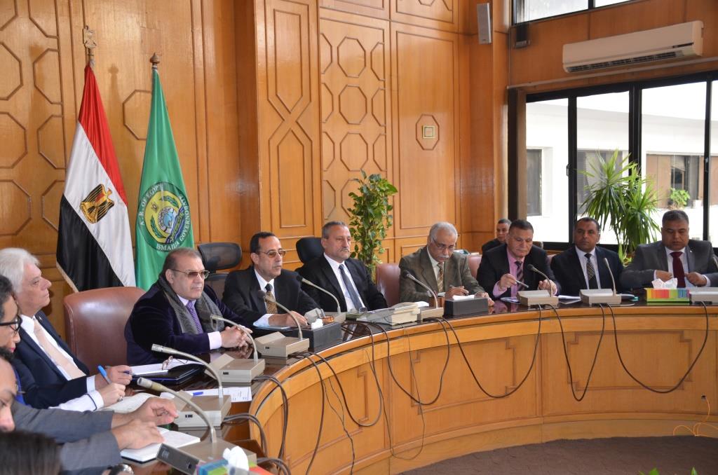 محافظا الإسماعيلية وشمال سيناء يلتقون مع وفد البنك الدولى