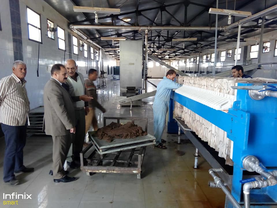 سكرتير عام محافظة الوادى الجديد يتفقد مجمع التمور