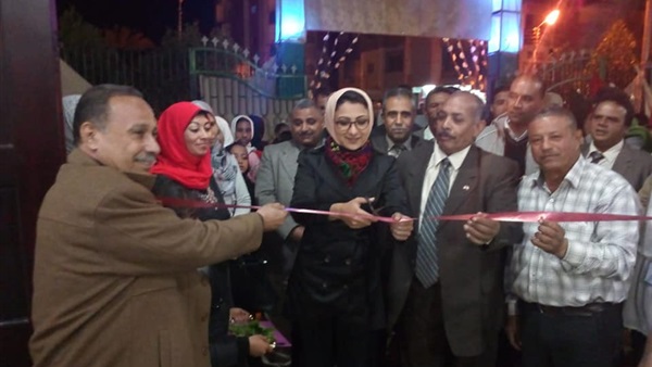 حنان مجدى تشهد افتتاح معرض العلوم والهندسه بالوادى الجديد