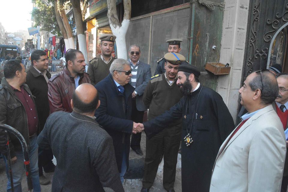 محافظ المنيا ومدير الأمن يتفقدان عددا من كنائس مركزي سمالوط ومطاي