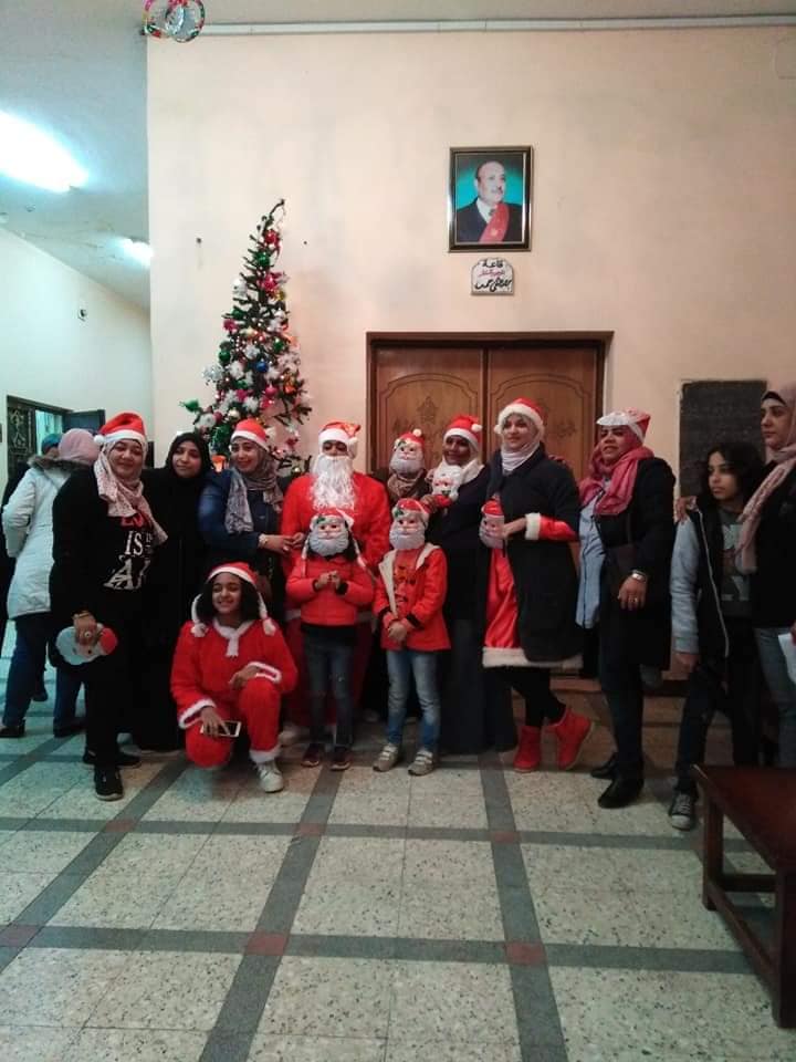 لجنة المرأة بنادى اسوان توزع 400 جاكت شتوى للاطفال المشردين