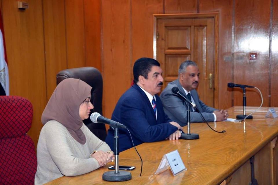 مرزوق ونائبته يعقدان إجتماعا مع أعضاء نادي الفتاه والمرأة