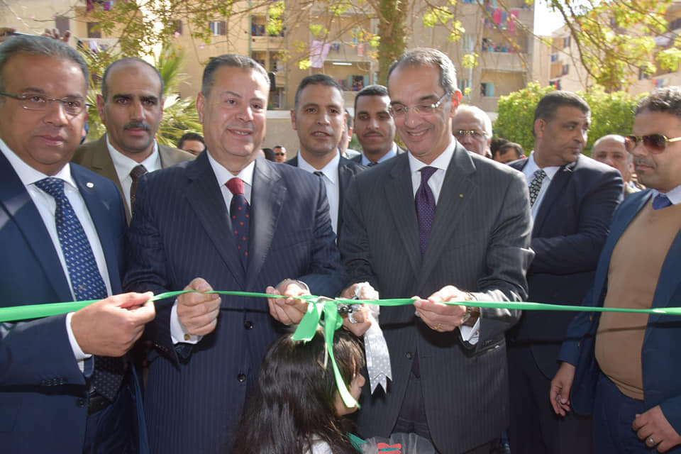 محافظ بني سويف ووزير الاتصالات يفتتحان مركزين للخدمات البريدية