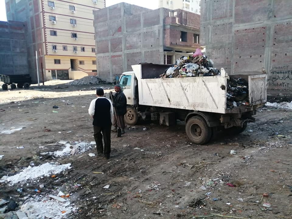 حملة الإصحاح البيئي بكفرالشيخ... رفع أماكن تجميع القمامة ورش الشوارع