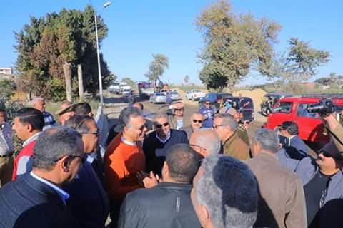 وزير النقل يحاسب المقصرين و يتابع تطوير طريق أبوقرقاص