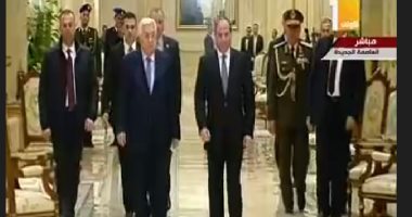 السيسي يأمر بالوقوف حدادا على روح الشهيد خلال مراسم افتتاح كنيسة ومسجد العاصمة