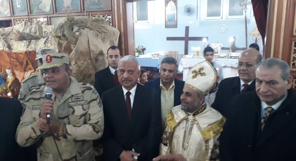 قائد الجيش الثالث ومحافظ السويس يهنئان الأقباط بمناسبة عيد الميلاد المجيد