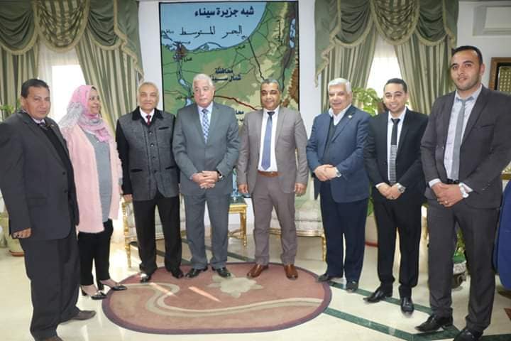 ” محافظ جنوب سيناء ” : يتسلم شاشة متخذي القرار