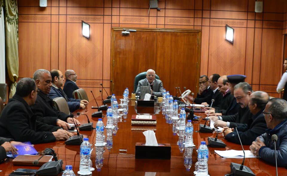 محافظ بورسعيد يشدد علي استمرار أعمال الرقابة والمتابعة لمنع التهريب