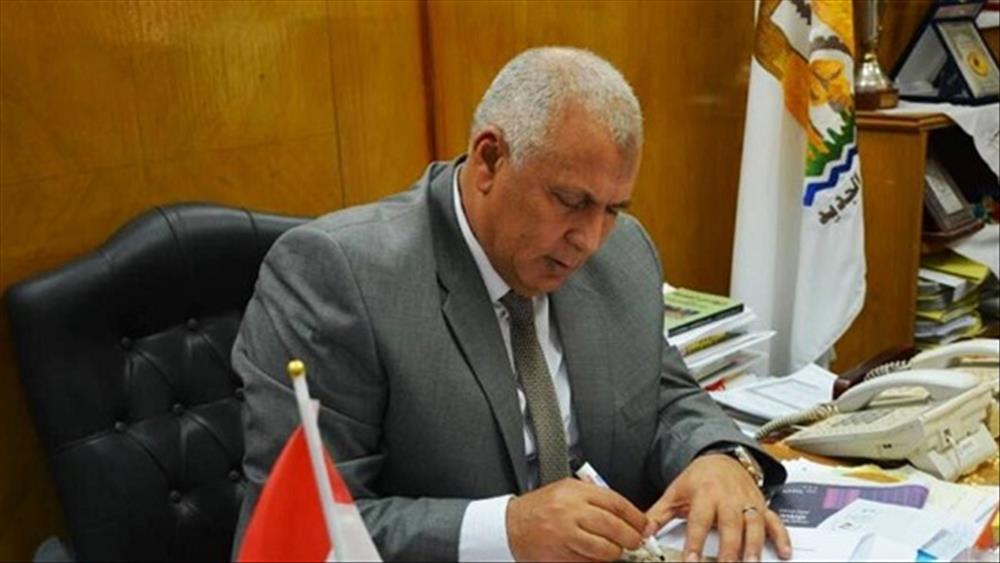 محافظ الوادى الجديد يقرر تخصيص أراضى لإنشاء 50 منزل بدوى