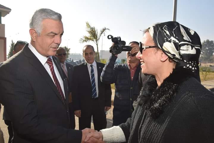 وزيرة البيئة تؤكد علي دور طلاب الجامعات في حماية البيئة