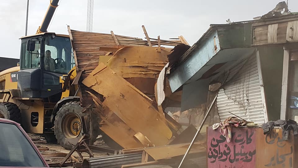 محافظة بورسعيد تنفذ حملة مكبرة لازالة أكشاك منتهية الترخيص