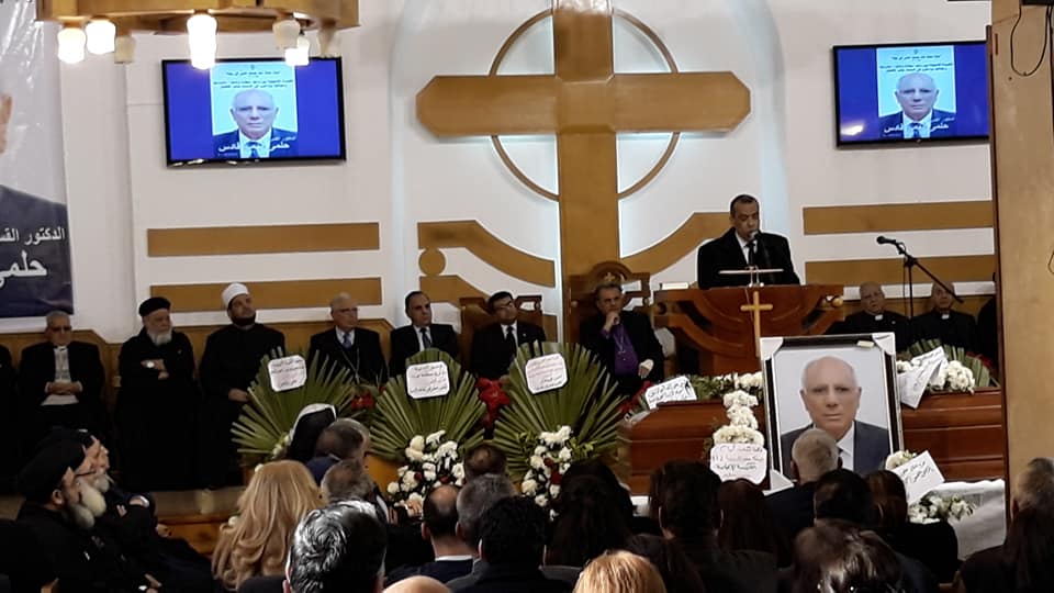 محافظ بورسعيد ينيب المهندس ابو زهرة لحضور القداس الجنائزى