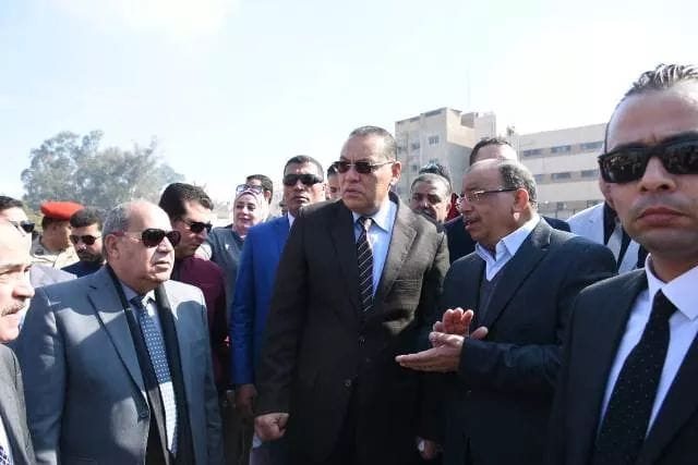 وزير التنمية المحلية يشهد افتتاح عدد من المشروعات الخدمية بمحافظة الشرقية