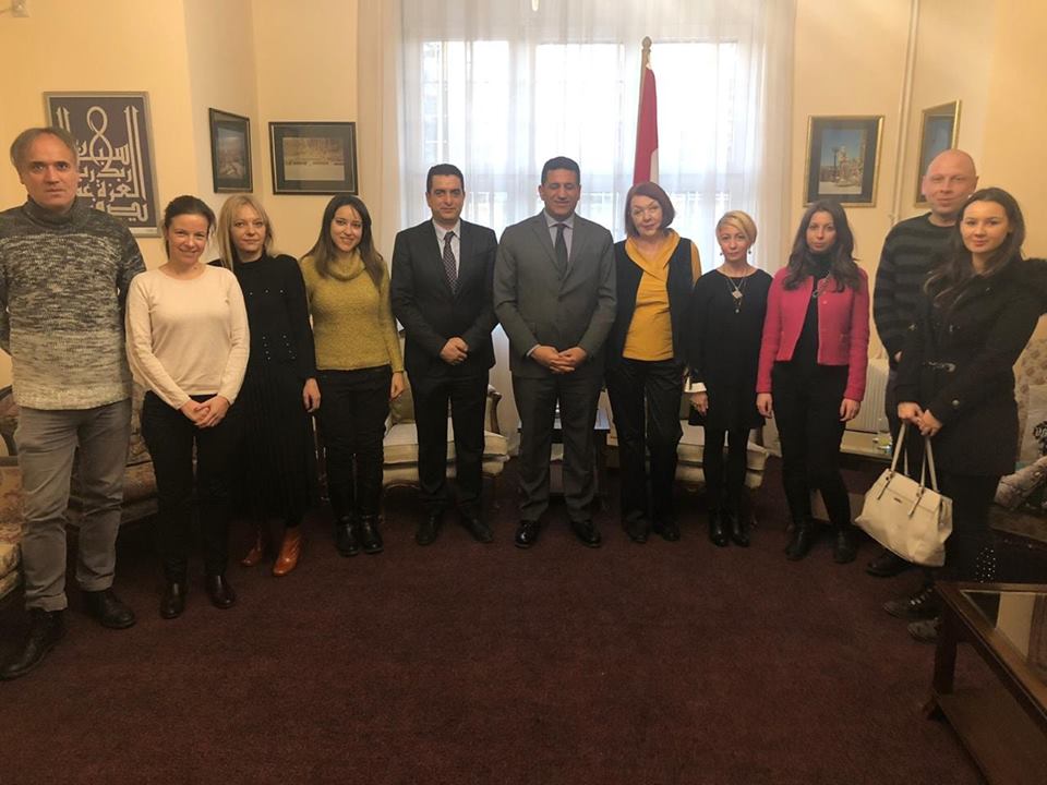 سفير مصر في بلجراد يطلع وفد إعلامى صربى على مؤشرات نمو السياحة إلى مصر