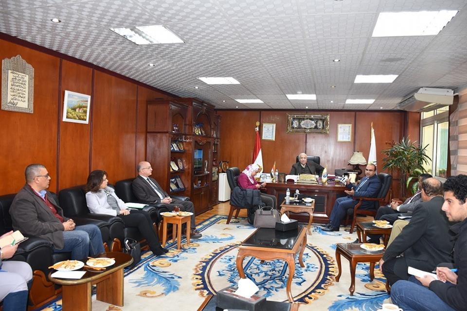 رئيس جامعة السادات يستقبل وفد وزارة البيئة