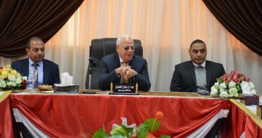 محافظ بورسعيد يؤكد تقديم الدعم للمستثمرين الشباب لتسويق منتجاتهم بالخارج