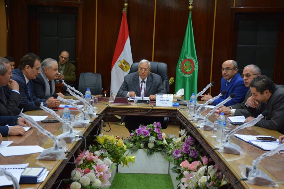 محافظ الدقهلية يوجه بالإسراع في نقل سوق الجملة بالمنصورة