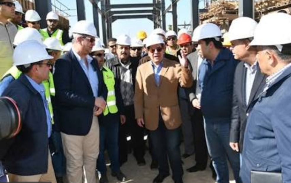 وزير البترول يتفقد مشروعى مجمع إنتاج البنزين عالى الأوكتان بأسيوط