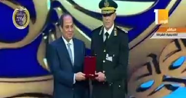 الرئيس السيسي يشهد حفل تكريم رجال الشرطة المميزين