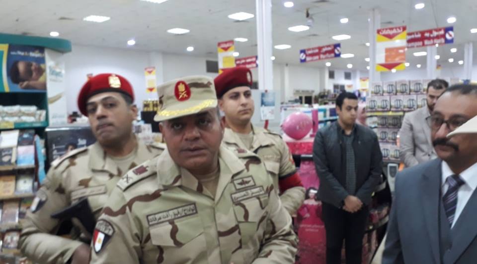 قائد الجيش الثالث يشهد احتفال أسواق بدر بالسويس بعيدها السادس