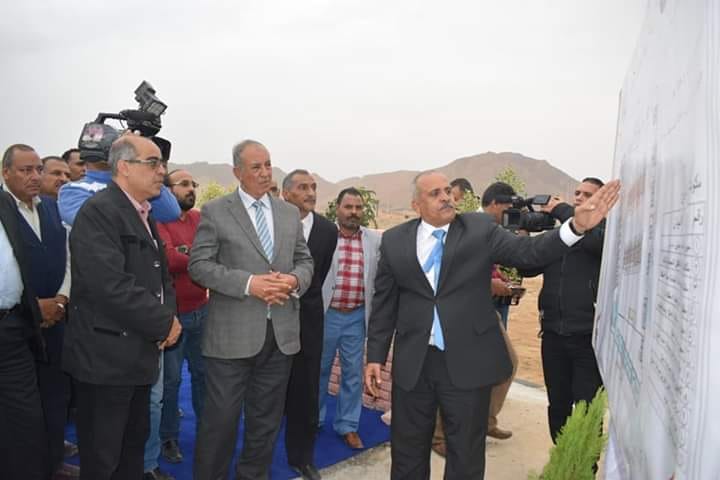 عبدالله يتفقد انشاء موقف أتوبيسات الرحلات بسفاجا