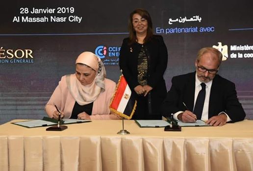 والي توقع ٤ بروتوكولات تعاون مع شركات فرنسية بقيمة 90 مليون جنيه لتمويل برامج تنموية