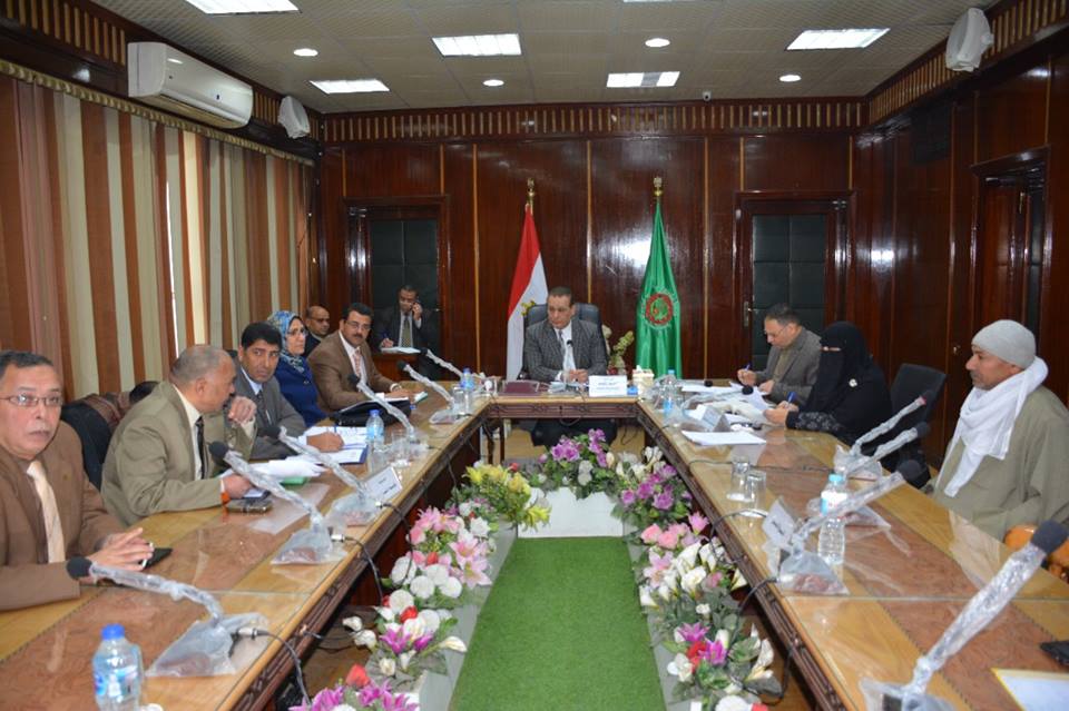 محافظ الدقهلية يقرر صرف مساعدات مالية وفرص عمل في لقاء المواطنين الاسبوعي