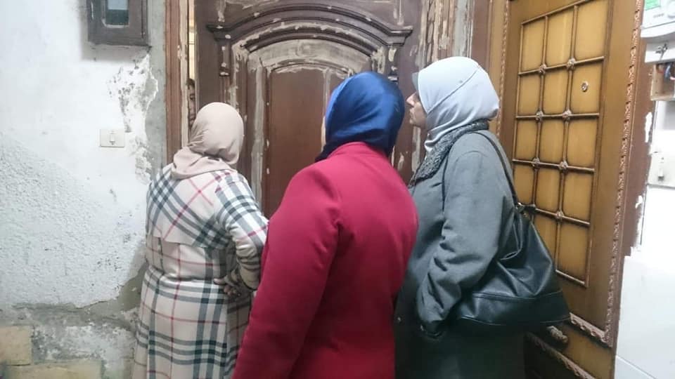 فريق التدخل السريع لمديرية التضامن ببورسعيد ينقذ مسن طردتة اسرتة خارج المنزل