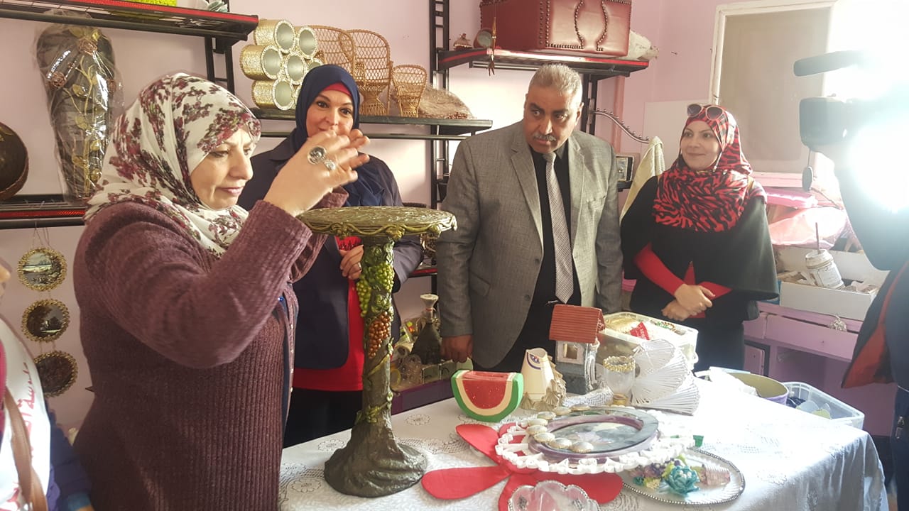 بالصور .. افتتاح معرض إعادة تدوير مخلفات ونفايات البيئة بالسويس