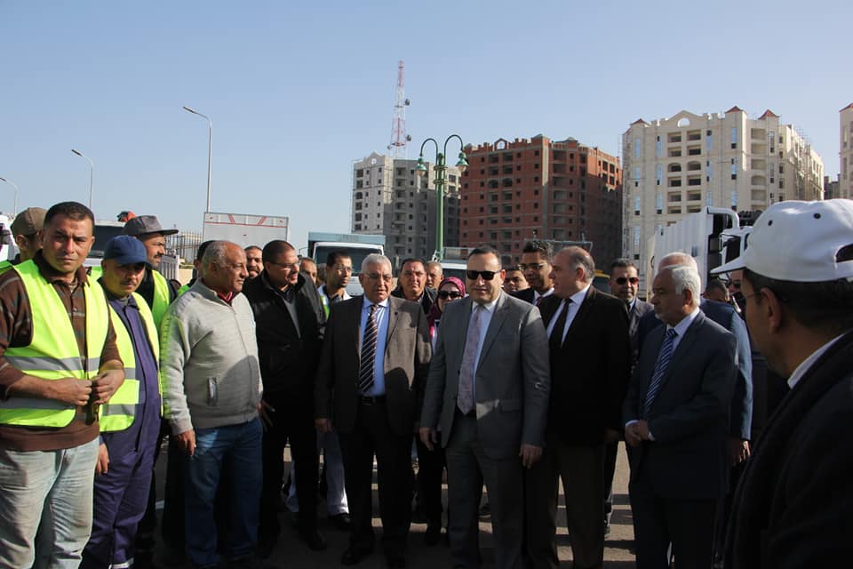 محافظ الإسكندرية يتفقد المعدات الجديدة و المطورة لشركة نهضة مصر