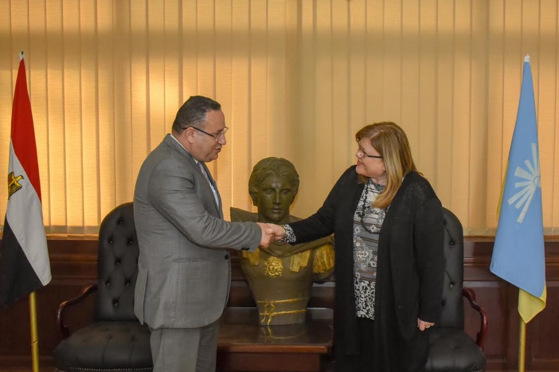 محافظ الإسكندرية يبحث تعزيز العلاقات المشتركة مع سفيرة سلوفينيا