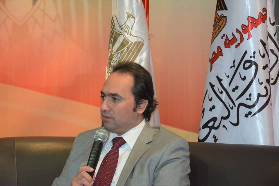 محمد عمر الأجر المكمل لاينطبق على المعلمين والوزارة عقدت اتفاقيات لزيادة المرتبات