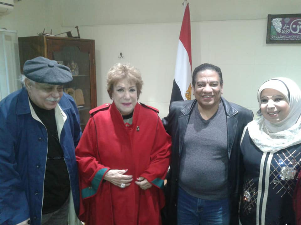 الفنانة سميحة أيوب تشاهد ”سيرة حب” في الليلة الثانية علي مسرح البالون