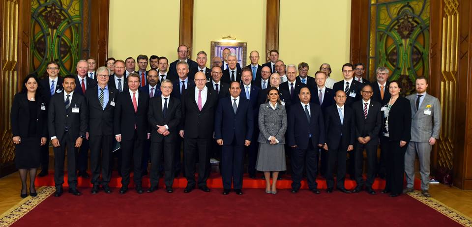 السيسى يستقبل وفد رؤساء وممثلى الشركات الالمانية