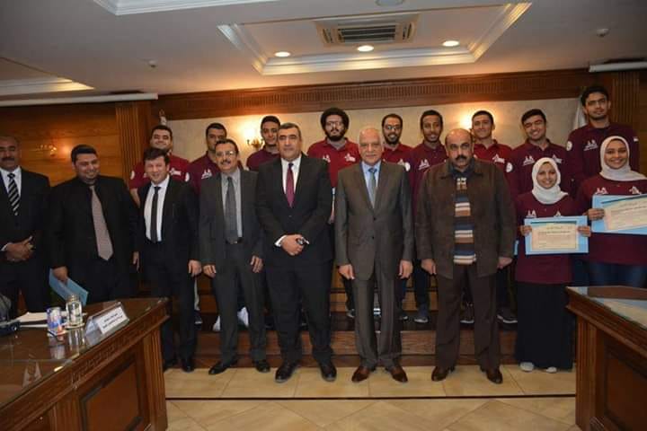 محافظ الجيزة يكرم 16 مبتكرا ومبدعا ويحفزهم على مواصلة الإبتكارات