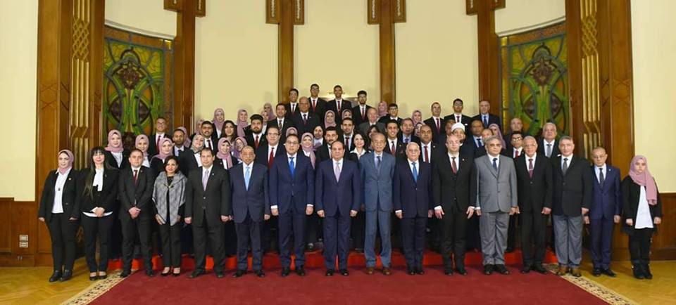 بالصور .. الرئيس السيسي يعقد لقاء وزاري موسع مع قيادات محافظة بورسعيد