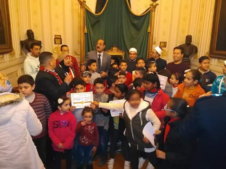 النائب صلاح عيسي بصحبة اطفال وشباب حجر النوانية تحت قبة البرلمان