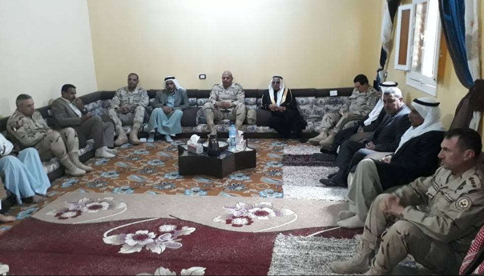 قائد الجيش الثالث يلتقى شيوخ وعواقل جنوب سيناء
