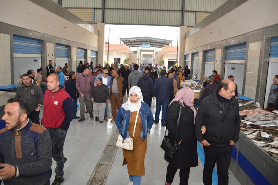 اقبال كبير لأبناء بورسعيد علي سوق الاسماك الجديد بعد افتتاحه