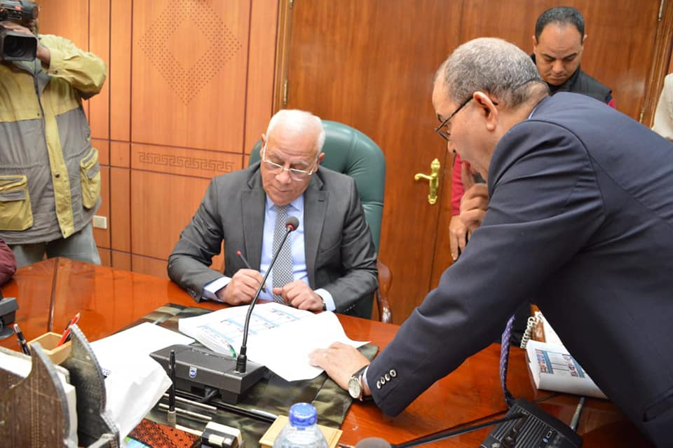 محافظ بورسعيد يعتمد نتيجة الفصل الدراسى الأول للشهادة الإعدادية بنسبة نجاح ٨٩%