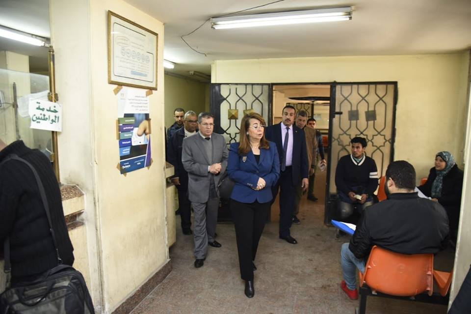 غادة والي تفاجئ مكتب تأمينات المقاولات المركزي