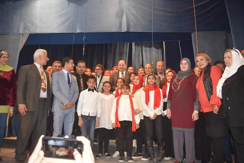 محافظ الفيوم يفتتح معرض الأنشطة الطلابية بمديرية التربية والتعليم