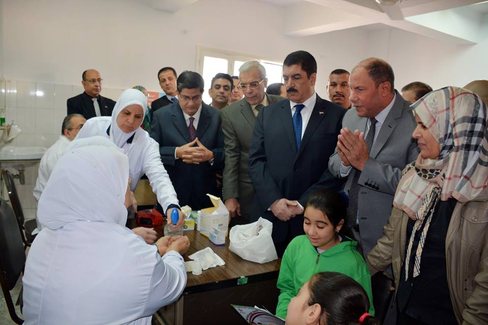 محافظ القليوبية يدشن الحملة القومية للكشف المبكر عن الأنيميا والسمنه وقصر القامة لطلاب المرحلة الأبتدائية
