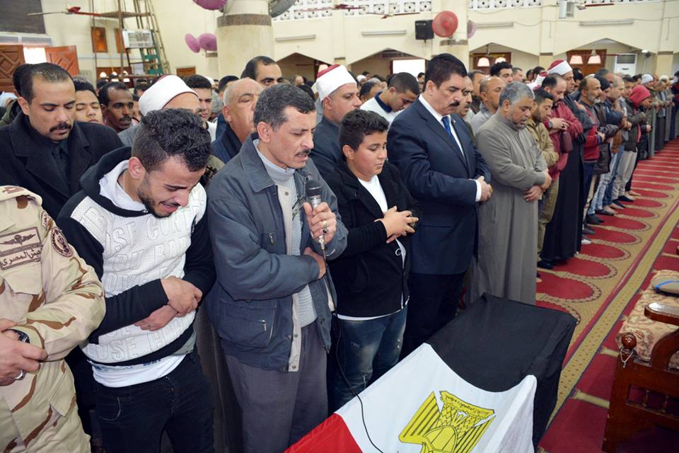 محافظ القليوبية يشارك في تشييع جنازة شهيدي القليوبية